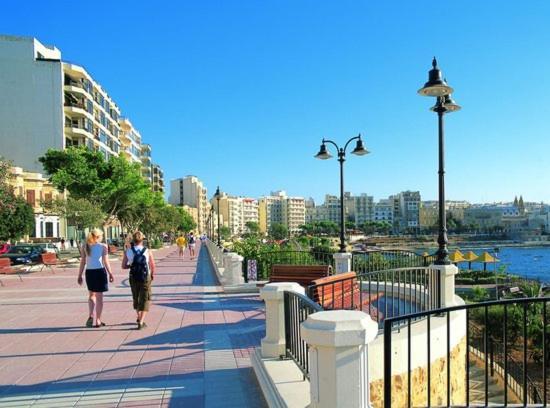 Modern 1Br Apartment In Central St Julian'S Сент Джулианс Экстерьер фото